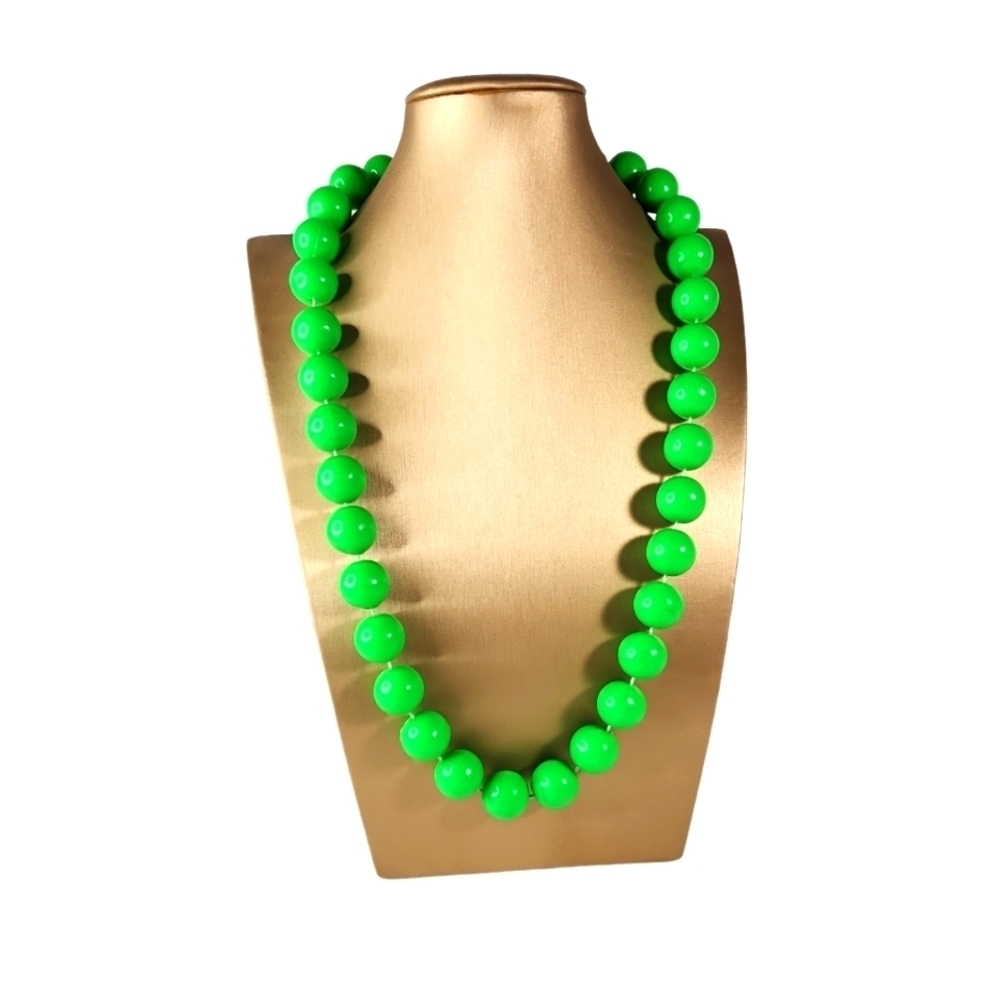 Vintage 70s Neon Green Plastic Beaded Necklace 13$